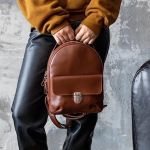Mini sac à dos en cuir véritable, sac d'université, cadeau pour elle, petit sac à dos de voyage, sac à dos, cadeaux d'anniversaire