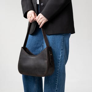 Real leather crescent top handle bag, elegant city bag, women shoulder purse, half moon bag, personalized everyday bag, girlfriend gift