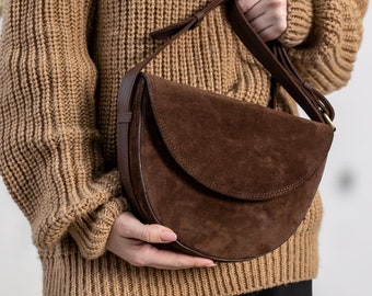 Braune Wildleder Halbmond Tasche, Top Griff Tasche, Damenhandtasche, Halbmond Schultertasche, Alltagstasche, Jubiläumsgeschenk, Crossbody Handtasche
