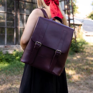 Sac à dos en cuir véritable bordeaux, sac à dos personnalisé pour femme, sac à dos fait main, sac à dos universitaire, sac à dos de ville, cadeau de Noël pour elle