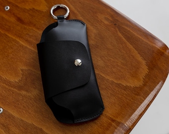Estojo macio para óculos, bolsa artesanal em couro genuíno, capa preta para óculos com mosquetão.
