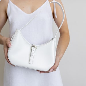 Sac lune en cuir blanc, petit sac à main pour femme, mini sac de tous les jours, sac à main pour femme, sac à bandoulière en cuir, cadeau d'anniversaire pour elle