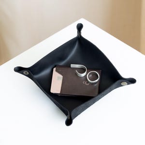 Personalized leather valet tray, catchall tray, leather desk caddy, gifts for men, handmade desk organizer, leather empty pocket