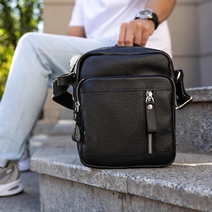 Herren Leder Umhängetasche, schwarze Herren Umhängetasche, kleine Reisetasche, handgemachte Handytasche, Messenger Tasche, Weihnachtsgeschenk für Ihn