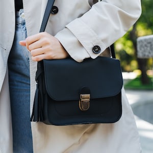 Petit sac en cuir noir pour femme, sac à bandoulière, sac à main en cuir, cadeau de demoiselle d'honneur, sac à bandoulière, cadeau pour petite amie