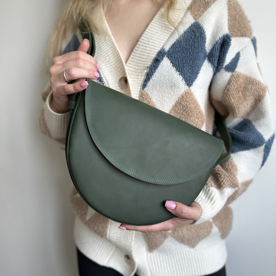 ★ leathery★ Crack Effect Half Moon Shoulder Crossbody Bag Crack Effect Halfmoon Shoulder Cross-Bag [BLACK] - LEATHERY
