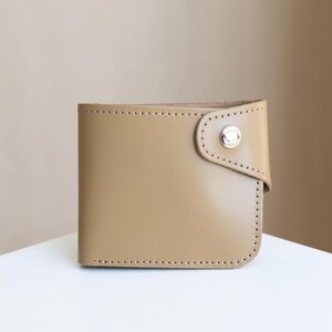 Bifold woman wallet, minimalist wallet, handmade wallet, wallet with initials, embossed wallet, wallet for women, credit card wallet