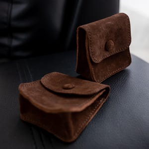 Handgefertigter Schmuckhalter aus Wildleder, benutzerdefinierte kleiner Beutel für Ohrringe und Ringe, gravierte Geschenke