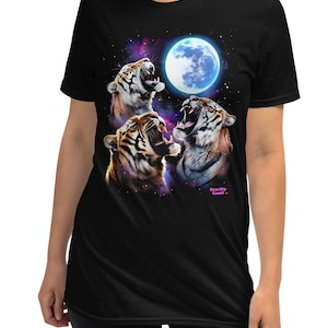 Three Tigers Howling at the Moon 3 Tiger Moon Short-Sleeve Unisex T-Shirt