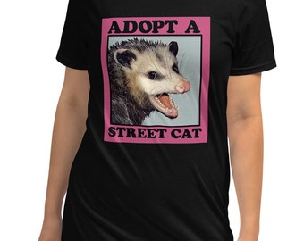 Adopta una camiseta de gato callejero Camiseta vintage divertida de zarigüeya Regalo divertido para los amantes de las zarigüeyas Regalos para los amantes de las zarigüeyas