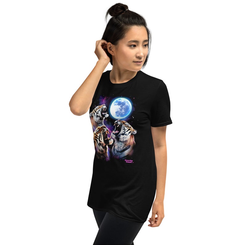 Three Tigers Howling at the Moon 3 Tiger Moon Short-Sleeve Unisex T-Shirt