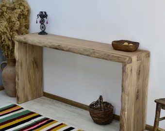 Het is met de hand gemaakt van notenhout. Rustieke dressoirtafel consoletafel Halmeubel entree live edge entree bureau cadeau voor vrouwen