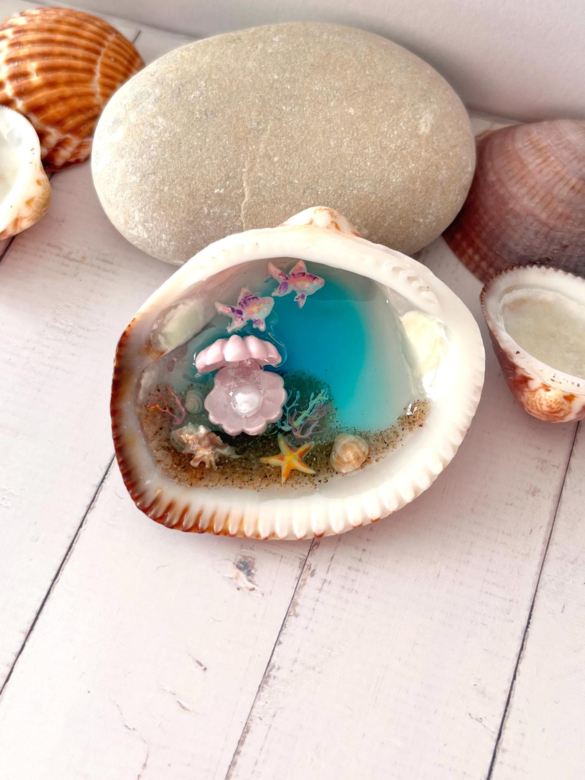 Decorated Epoxy Resin Seashell, Shell With Pearl, Ornament With Fish in ...