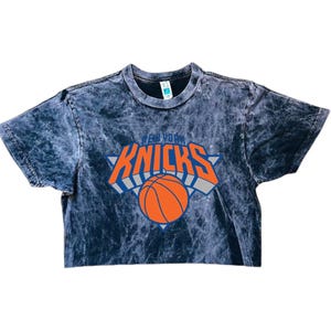 Knicks vintage t shirt or crop top