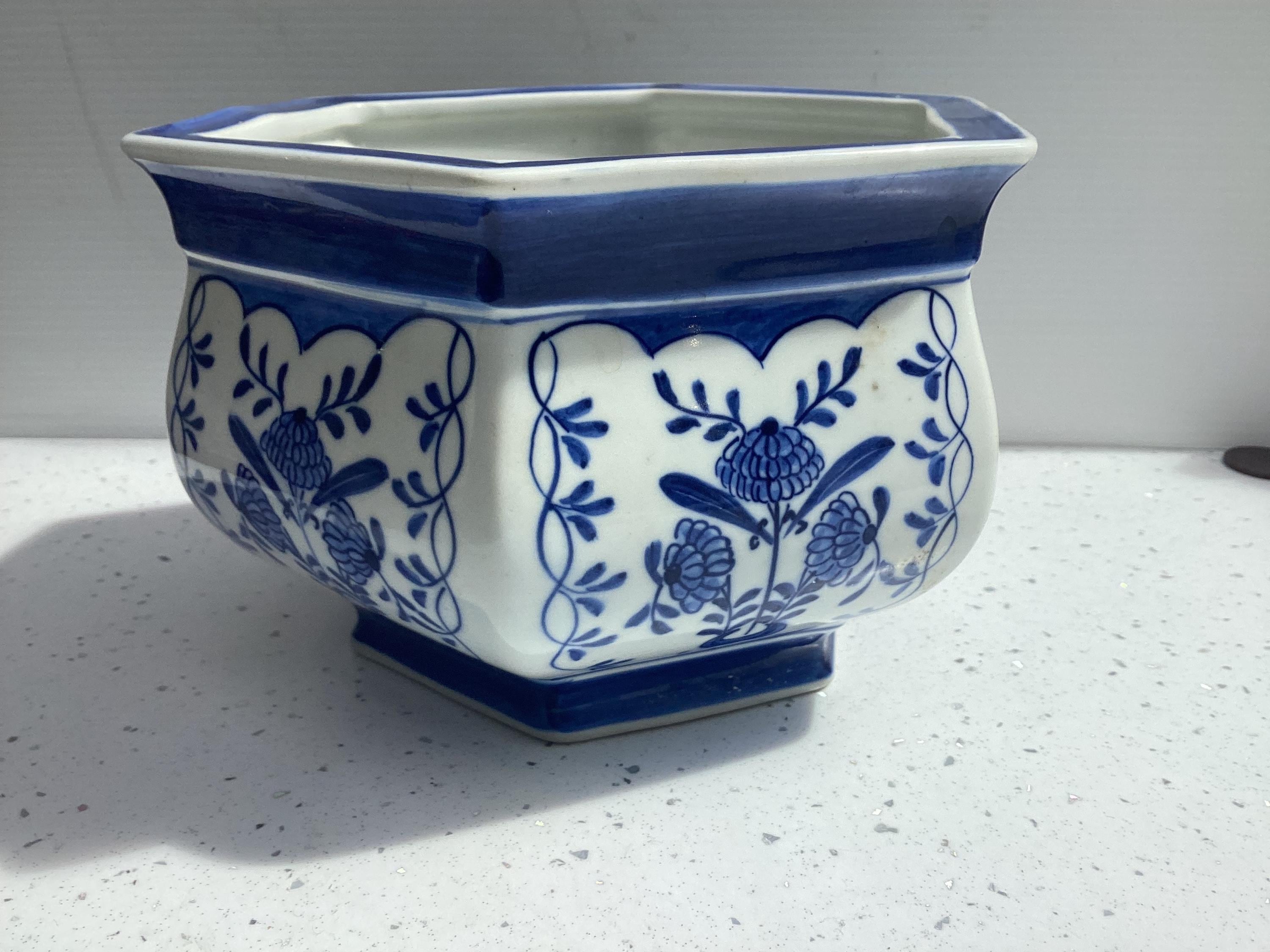 Oriental style Plant pot, made in Thailand, ceramic
