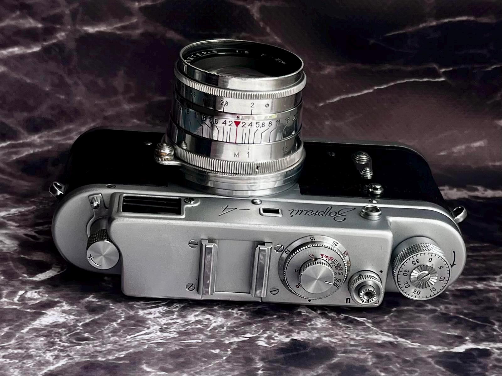 ゾルキ4 ヴィンテージ 35 mm フィルムカメラ（ジュピター8 レッド P 50