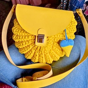 Crochet Tote Bag Kit for Beginners – DIY Handbag Kit with Leather, Yarn, Hook, PDF Pattern and Video Tutorial