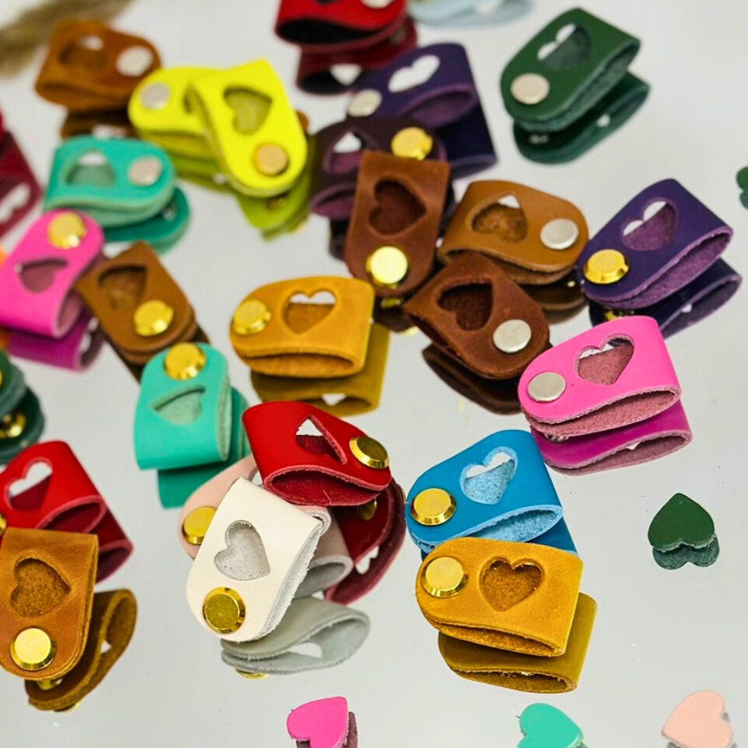 ネジ付き手作り革タグ：かぎ針編み、編み物、縫製ラベル - Etsy 日本