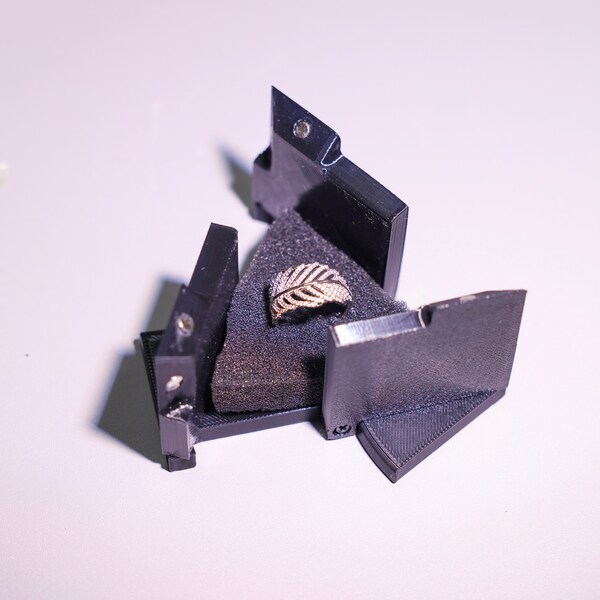 Kinetic Wedding Ring Box - Etsy