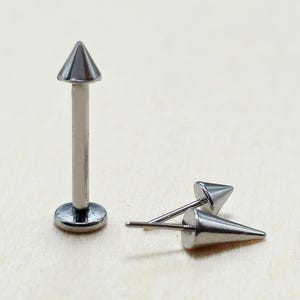 Titanium Threadless Spike Labret Push In Stud Piercing 18g 16g Lip Piercing Jewelry