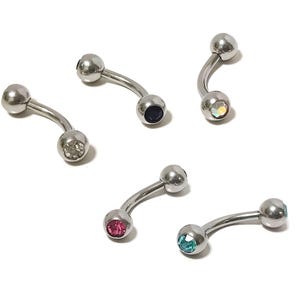 Pode incluir: Cinco piercings curvos em forma de haltere com acabamento prateado. Cada haltere tem uma pequena bola redonda em cada extremidade. Alguns têm pedras preciosas transparentes, rosa, azuis ou pretas. As joias são exibidas em um fundo branco.