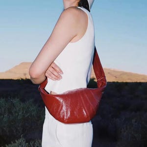 Croissant Schultertasche, Croissant Taschen aus beschichtetem Canvas, trendige Crossbody Tasche