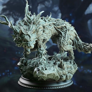 Peut inclure: Sculpture détaillée d'un loup, conçue avec des feuilles et des branches, créant un aspect naturaliste. Le loup est représenté dans une pose dynamique, monté sur une base rocheuse avec un socle circulaire sombre. La couleur est un vert sourd.