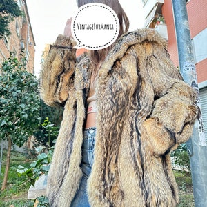 Coyote Fur Jacket in small size, coyote fur coat, vintage fur coat, real fur coat, small fur coat, vintage fur coat, fur coats, pelzmantel