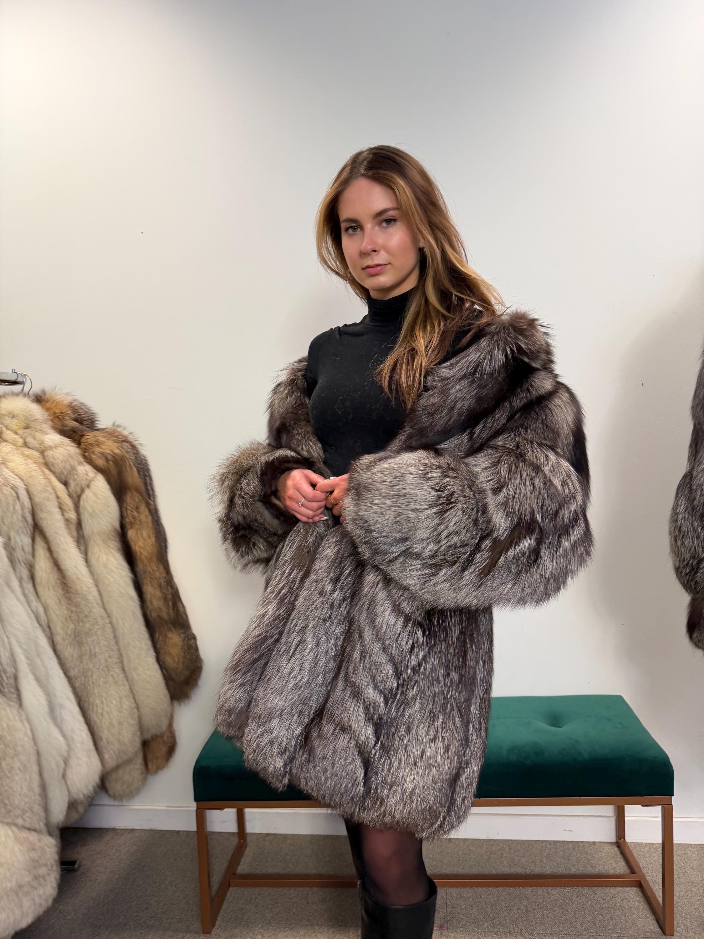シルバーフォックス　セミロング　コート Silver fox fur coat - Etsy 日本