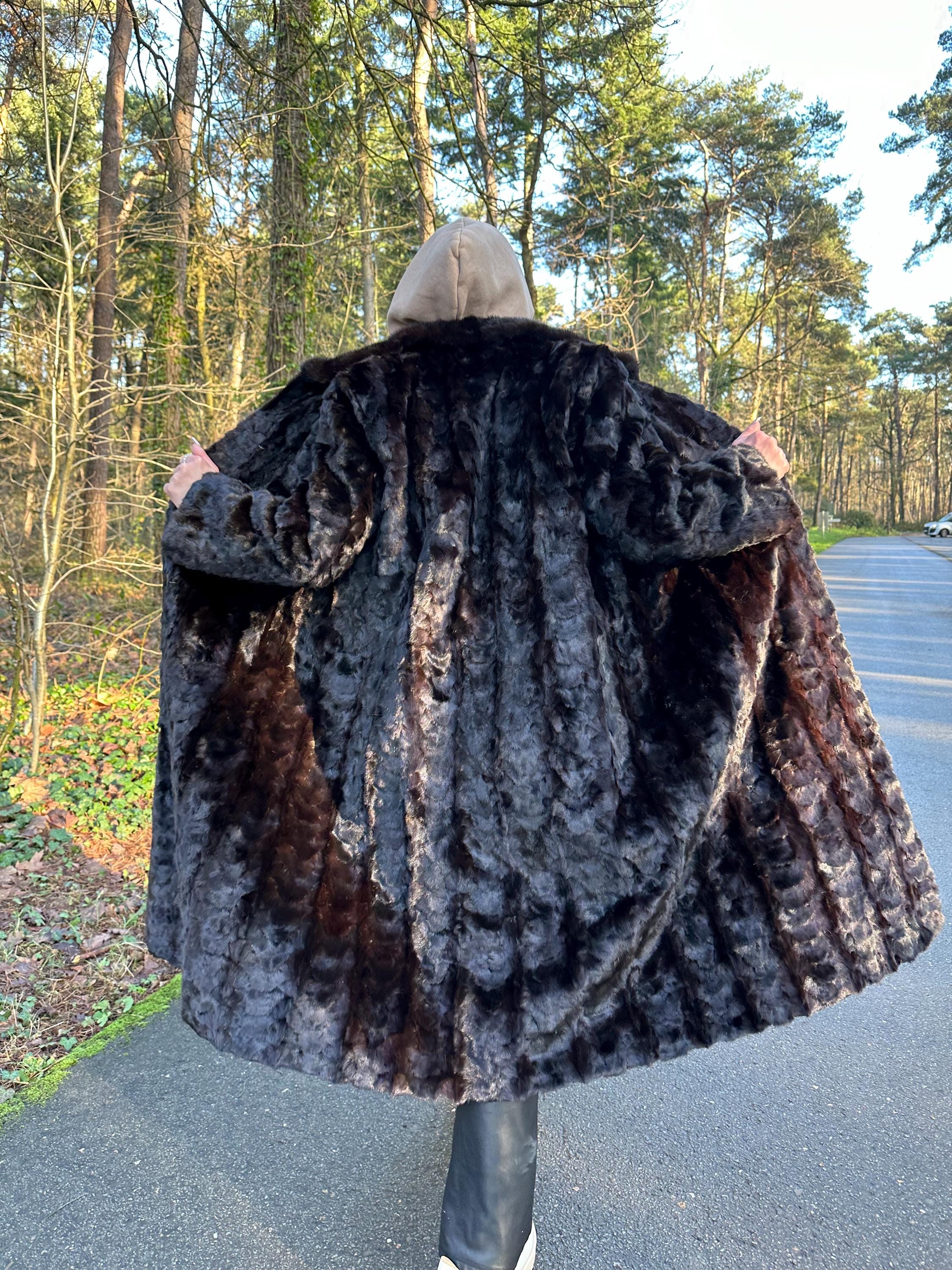 Manteau Fourrure Vison Véritable Brun Foncé - Taille 44 (4XL), Assez Long, Occasion Très Bon état