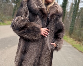 ジャケット・アウター SAGA MINK Shared Mink Fur Coat Size F SAGA MINK JINDO Sapphire mink fur coat in good condition