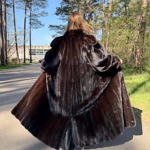 Full-Length Dark Brown Mink Coat, L/XL Size, High Quality Fur, Warm & Thick Fur Coat, Vintage Fur Coat, Real Mink Fur, Soft Brown Mink Fur