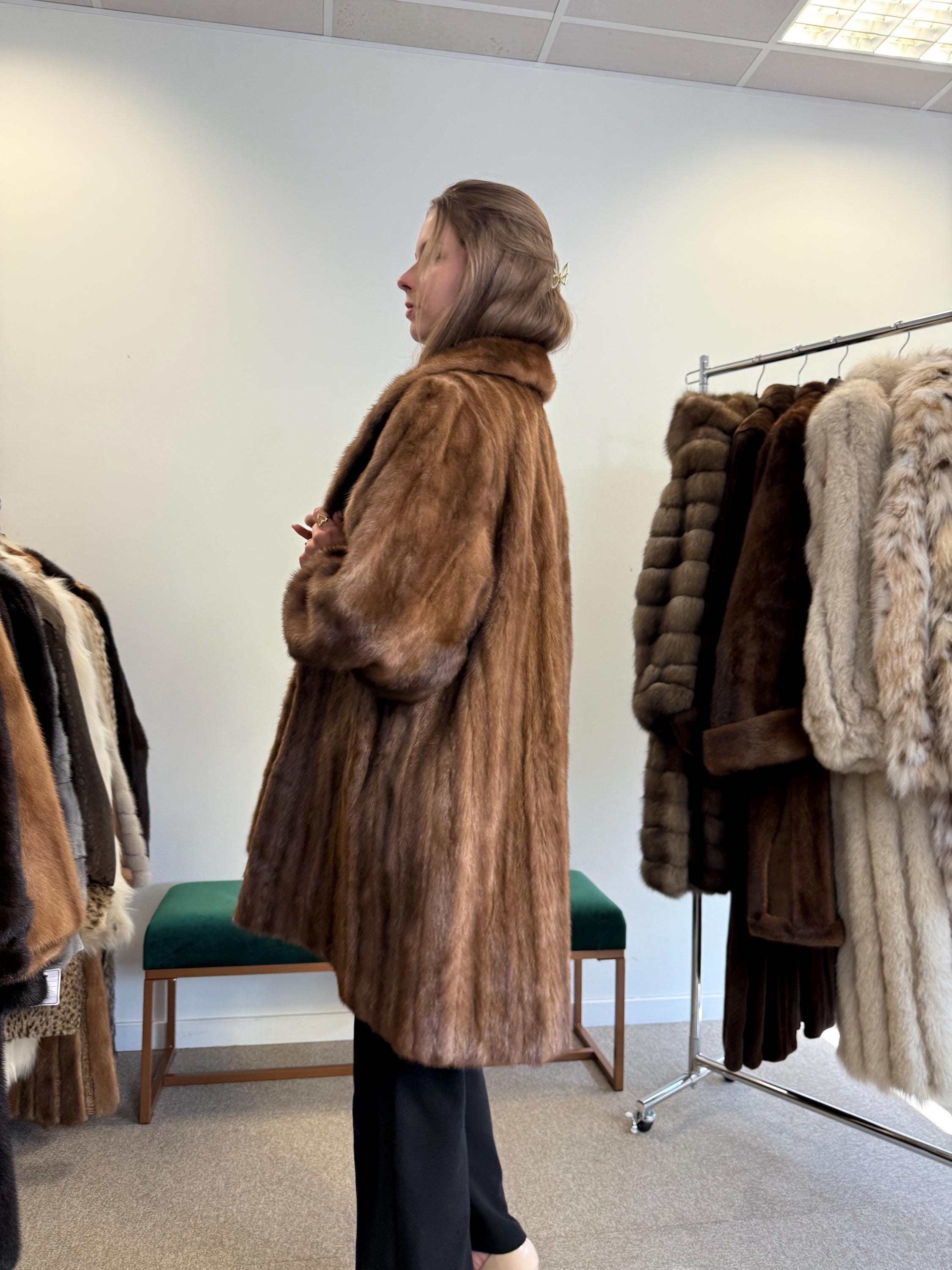 ミンク　毛皮コート　ブラウン ライトブラウンのミンクコート、XLサイズ、ミンクファーコート