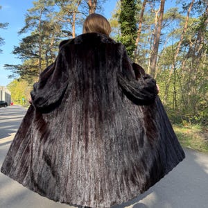 Brown Mink Fur Coat, Medium Size, High-Quality Fur, Soft Brown Mink Fur, Thick Mink Fur, Classic Vintage Style, Long Luxury Women&#39;s Fur Coat