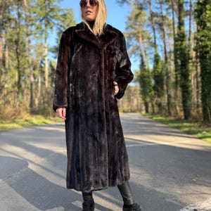 Natural Dark Brown Mink Fur Coat, Large Size, Excellent Condition, Full Length Coat, Soft Luxurious Mink, Classic Elegant Style, Warm Coat