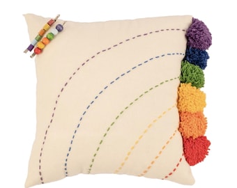 Almohada Orgullo Punch Needle – Funda de cojín arcoíris hecha a mano – Regalo decorativo LGBTQ+ colorido