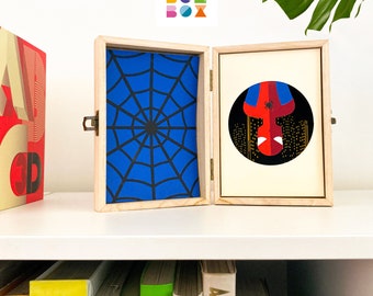 Spiderman | Serie "Super Heroes" | Scatola delle ombre in legno con silhouette in cartoncino colorato Uomo Ragno