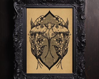 Motte und Maiglöckchen Kunstdruck: Gothic Whimsigoth Decor