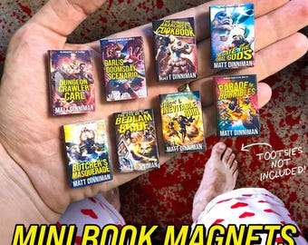 P - Dungeon Crawler Carl-serie - Mini-boekmagneten (bundel van 8 boeken)