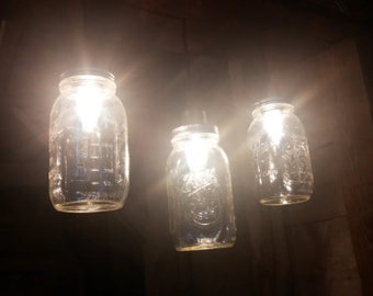 Lampadario in barattolo di vetro