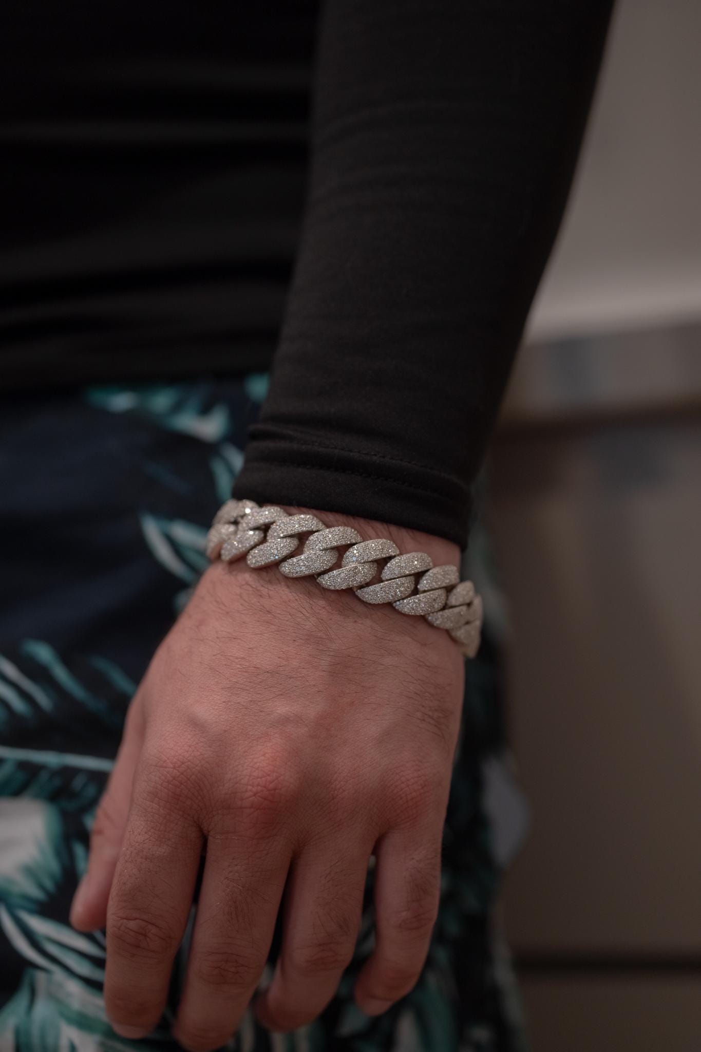 18MM 8” Cuban Link Bracelet – Mosaic Set VVS1 Moissanite (white - Main Image