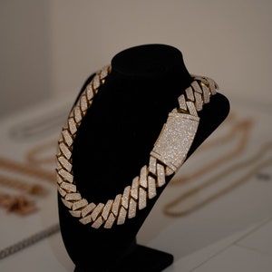 30MM 24 INCH Cuban Link Chain (Gold over Silver + Moissanite)