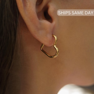 Heart Hoops, Hoop Heart Earrings, Heart Earrings Valentines, Stainless Steel, 18K Gold Plated, Minimalistic Earrings, Busylola