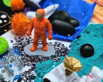 Space Sensory Kit: Kinetic Sand, Astronauts, Alien Activity Box
