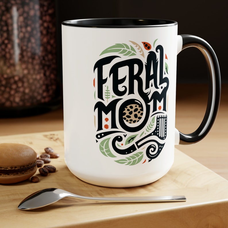 Tazza da caffè bicolore Feral Mom - Tazza in ceramica audace ed elegante per le mamme - Regalo perfetto per lei immagine 1