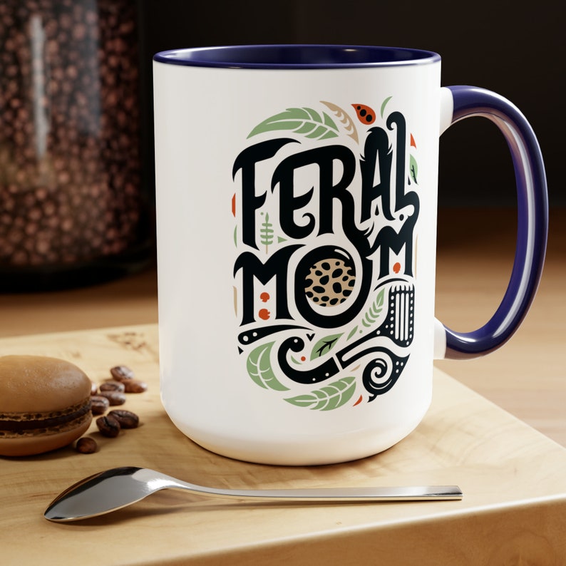 Tazza da caffè bicolore Feral Mom - Tazza in ceramica audace ed elegante per le mamme - Regalo perfetto per lei immagine 3