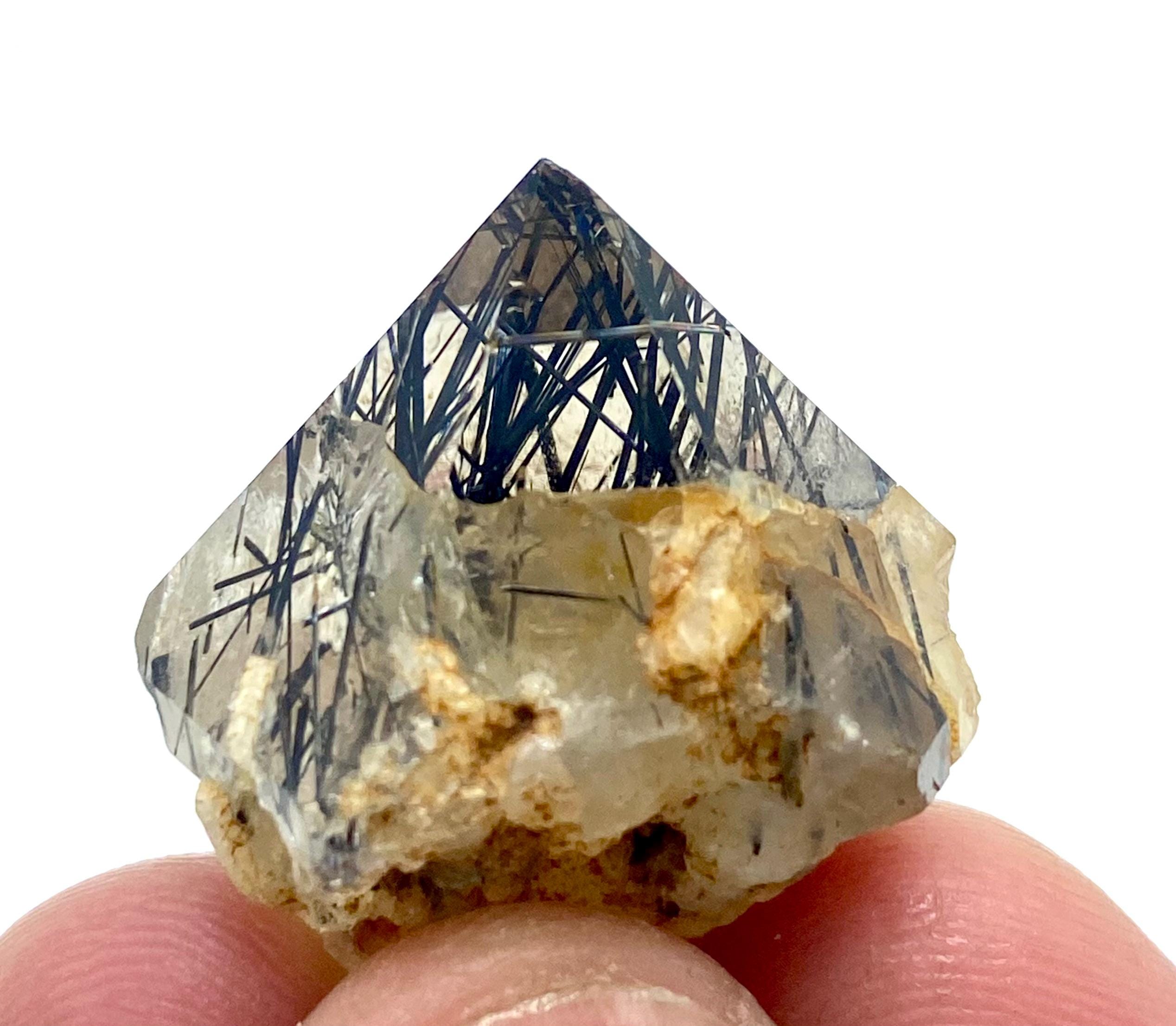 パキスタン産　ルチル　1  鉱物 パキスタン産 52 カラットのユニークで希少なルチルクォーツ