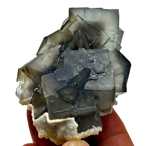 Fluorita cúbica fantasma cinza exclusiva de 182 gramas com amostra de cristal de calcita do Paquistão