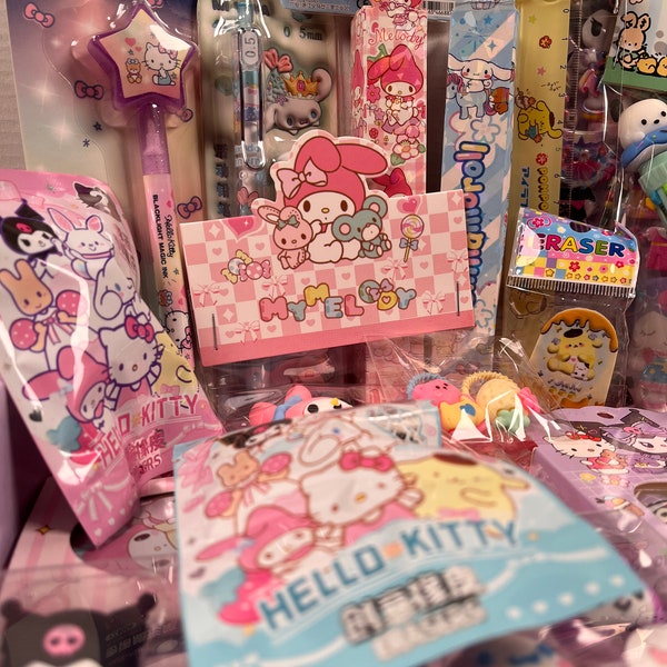 Box Kawaii Sanrio Mix : Découvrez notre collection d'accessoires uniques ornés de vos personnages préférés, Hello Kitty, Cinnamoroll...