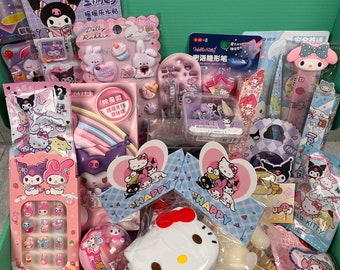 Box kawaii Sanrio : Stickers et badge Kuromi, gomme glace Hello Kitty, stylo multicolore Pochacco - Mignonneries et surprises pour tous !